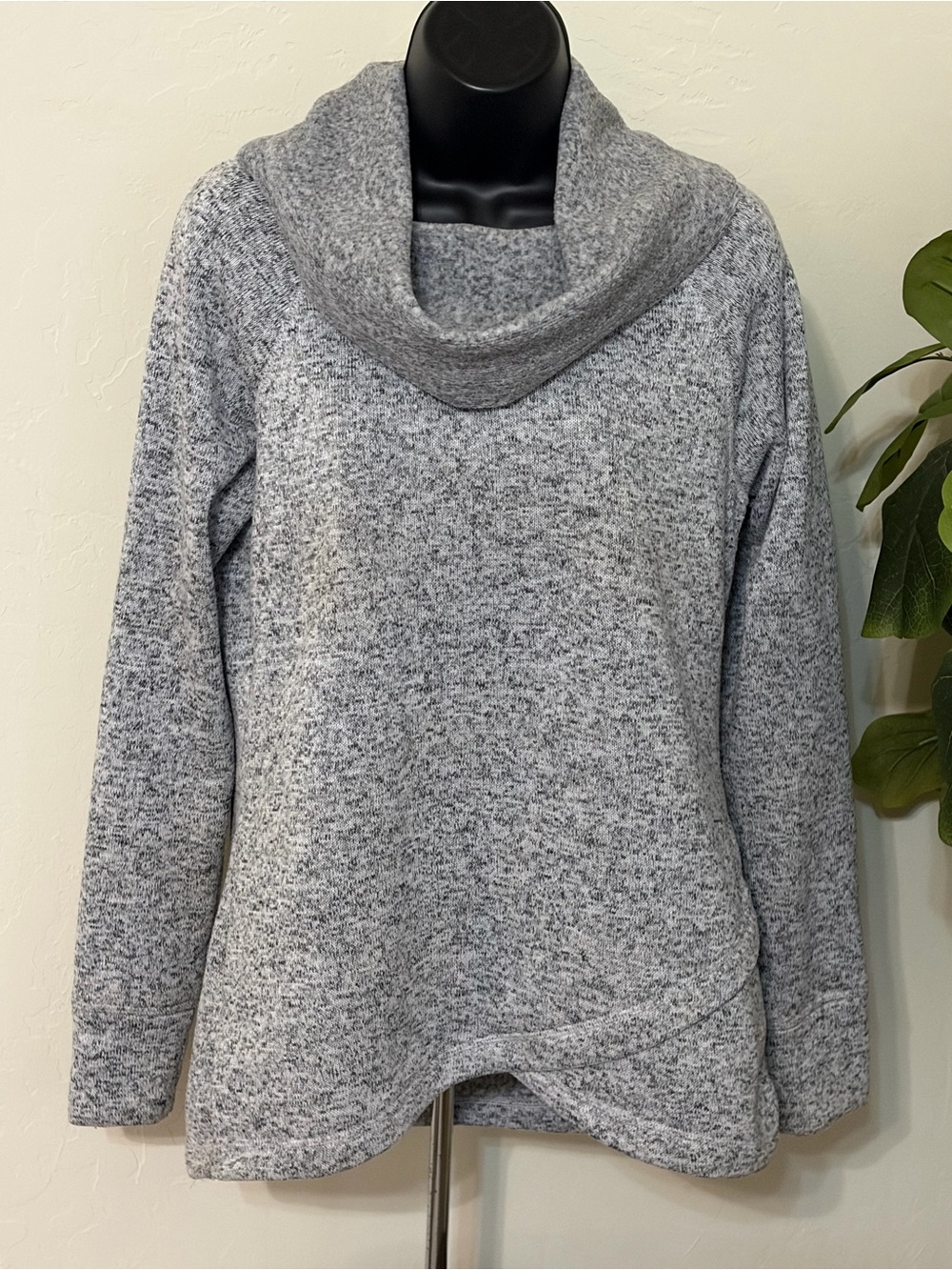 Ideology Gray Cowl Neck Fleece Pullover Women’s Medium
